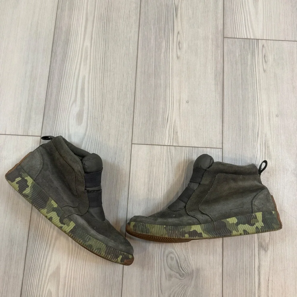 Sorel Out N About Plus Mid Sage Camo Waterproof Suede Boots NL3798-326‎ Womens 9